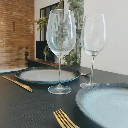 • La Brique Rose - Apt 2p - Place Jeanne D'arc Appartement *